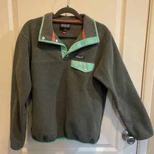 Patagonia Synchilla: Nickel w/ Galah Green
